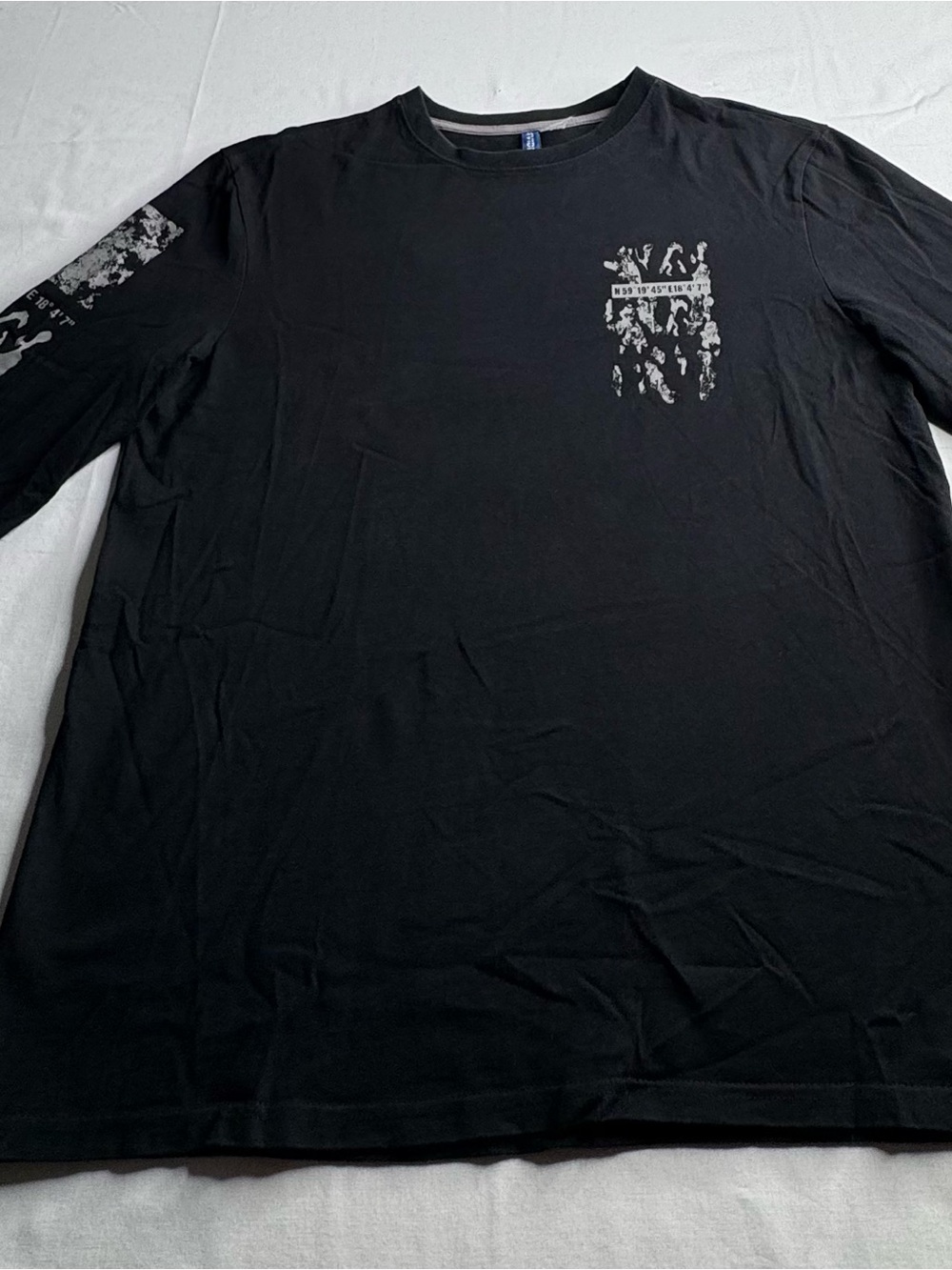 H&M Black Long Sleeve Graphic Tee with Gray Print